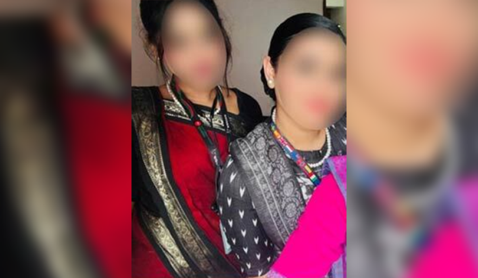 বিমানবালা মৌরি-শিমুর বিরুদ্ধে প্রেমের ফাঁদে প্রতারণার অভিযোগ