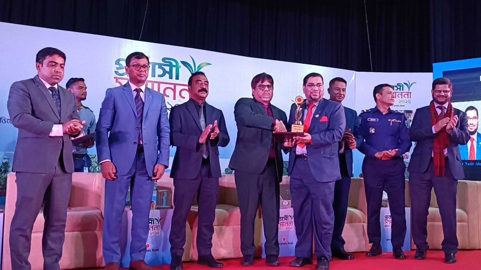 cc2eb596482584cbb5d9f83474276ada2c24ca78d37b2bac