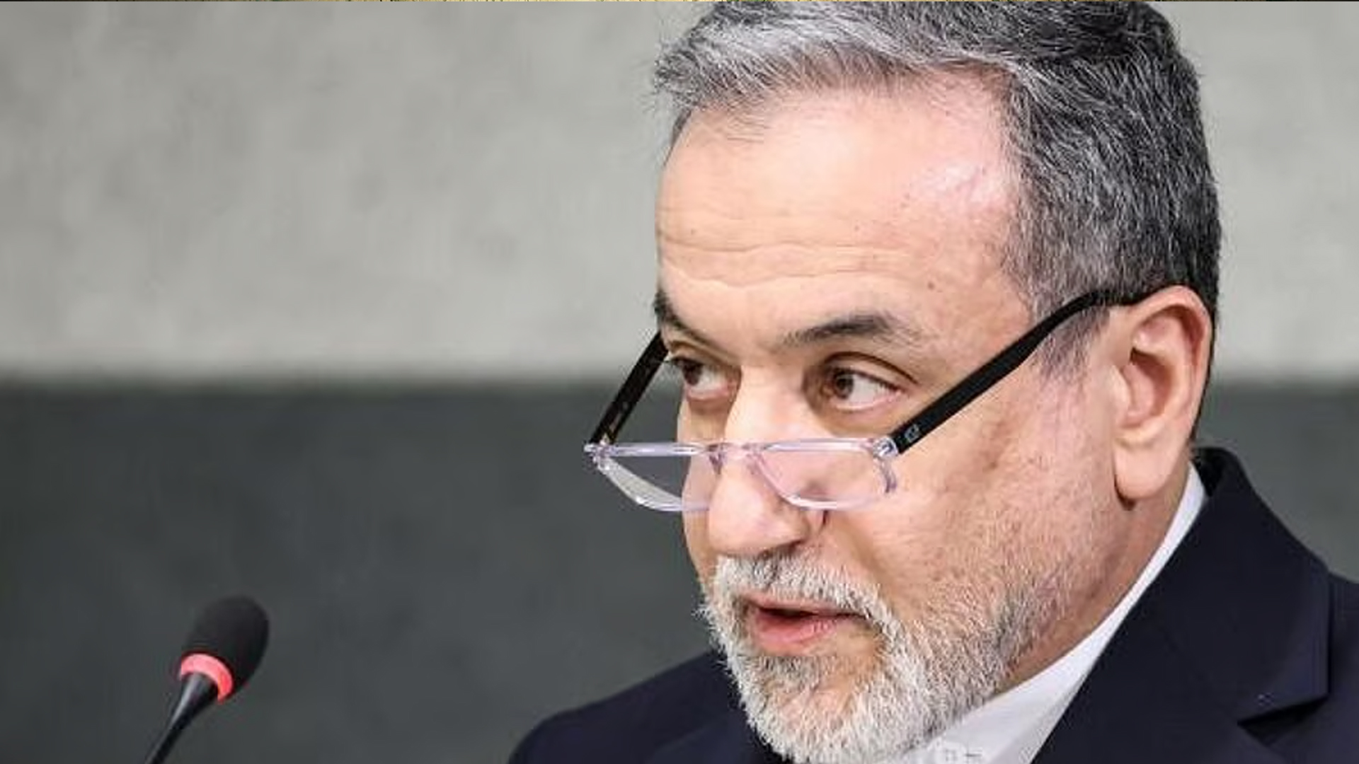 0697de39f4c93ec9f6aef4865ab0f426383b64f84573d54b