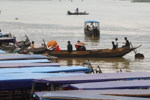 ঢলের প্রভাবে পর্যটকের চাপ কম