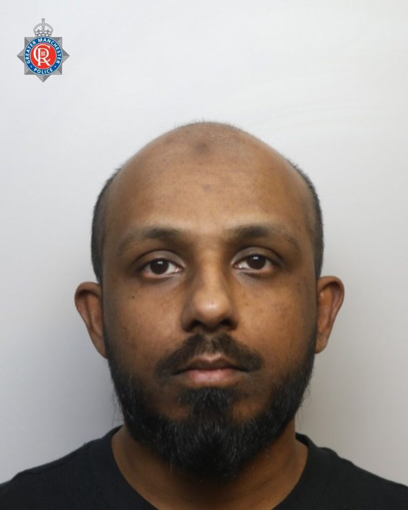 গোপনে স্কুল ছাত্রীদের ছবি তুলে সামাজিক মাধ্যমে শেয়ার করতেন হাইস্কুল শিক্ষক আবু সালি রহমান।